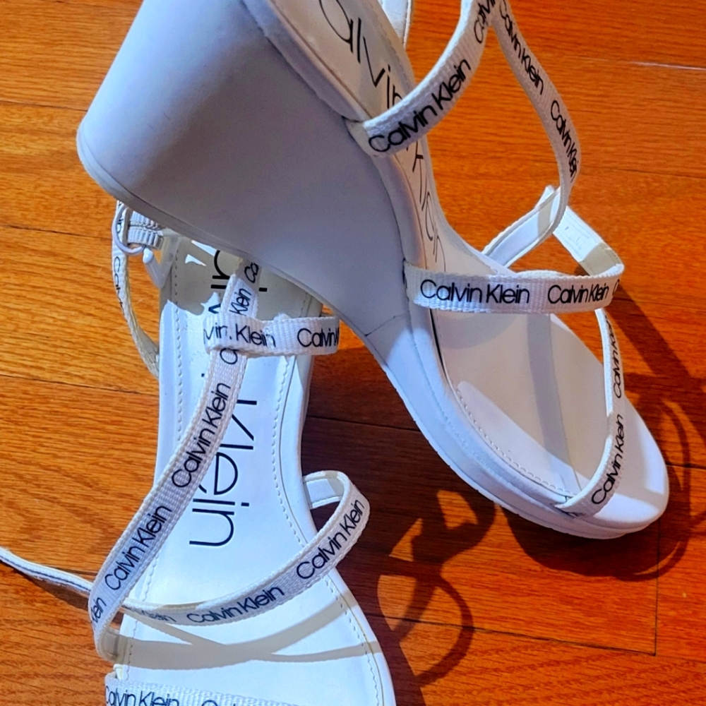 Calvin Sandals